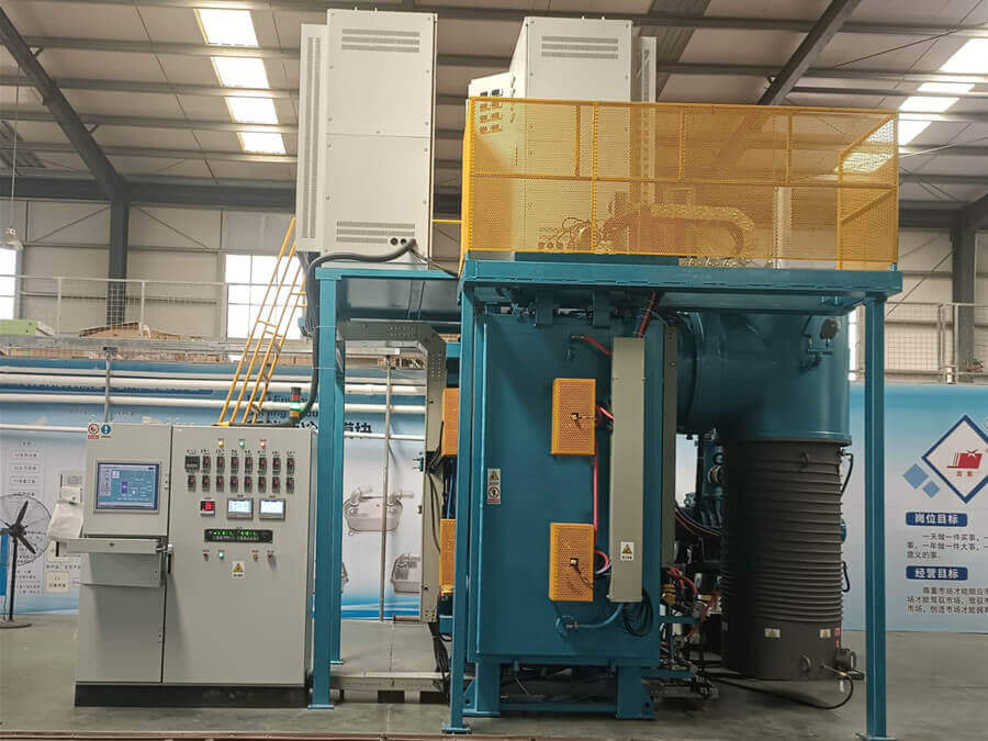 Vacuum brazing furnace capable of continuous production