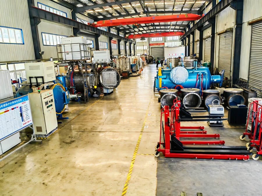 Synthe Vacuum Furnace Production Workshop