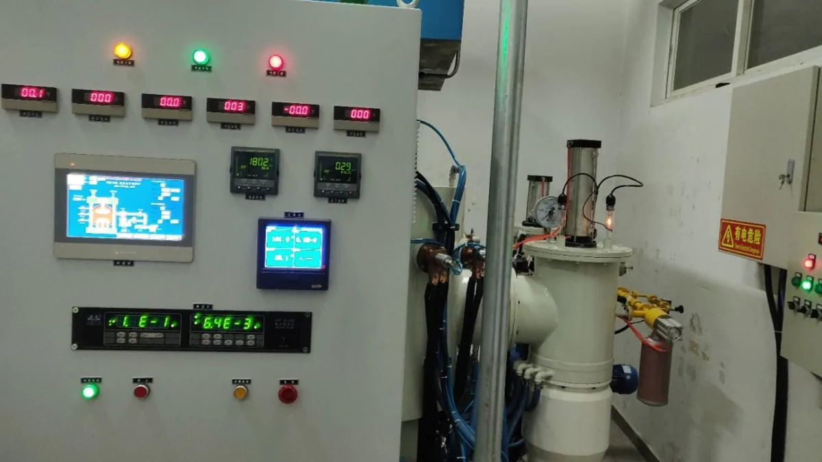 VMPE vacuum hot press control system with process curve display and operator interface