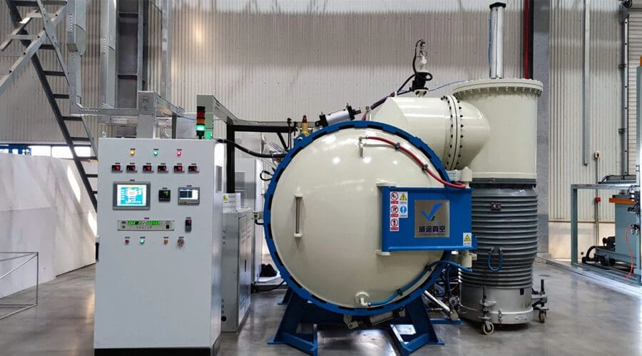 Complete SYNHTE vacuum gas-quenching furnace with chamber, control cabinet and connected cooling equipment