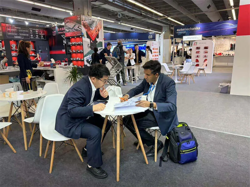 Henan Synthe Corporation at a vacuum furnace exhibition